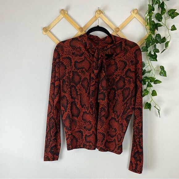NINE WEST | Slinky Mockneck Red Snake Print Blouse P506 - Picture 8 of 8